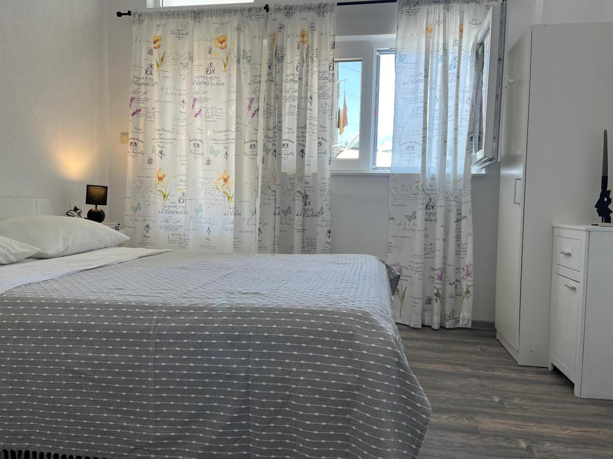 M&i, Free Private Parking Apartma Makarska