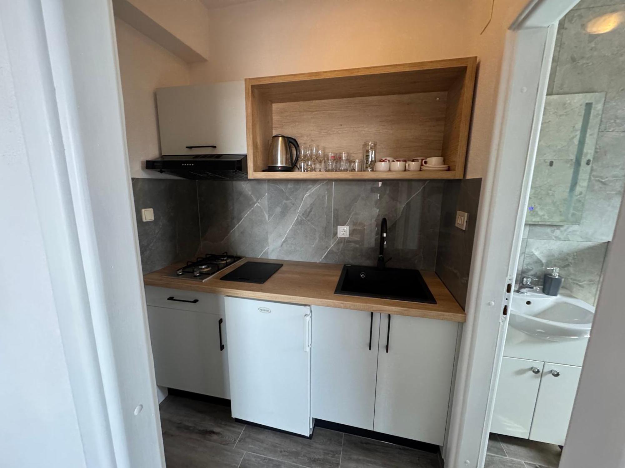 M&i, Free Private Parking Apartma