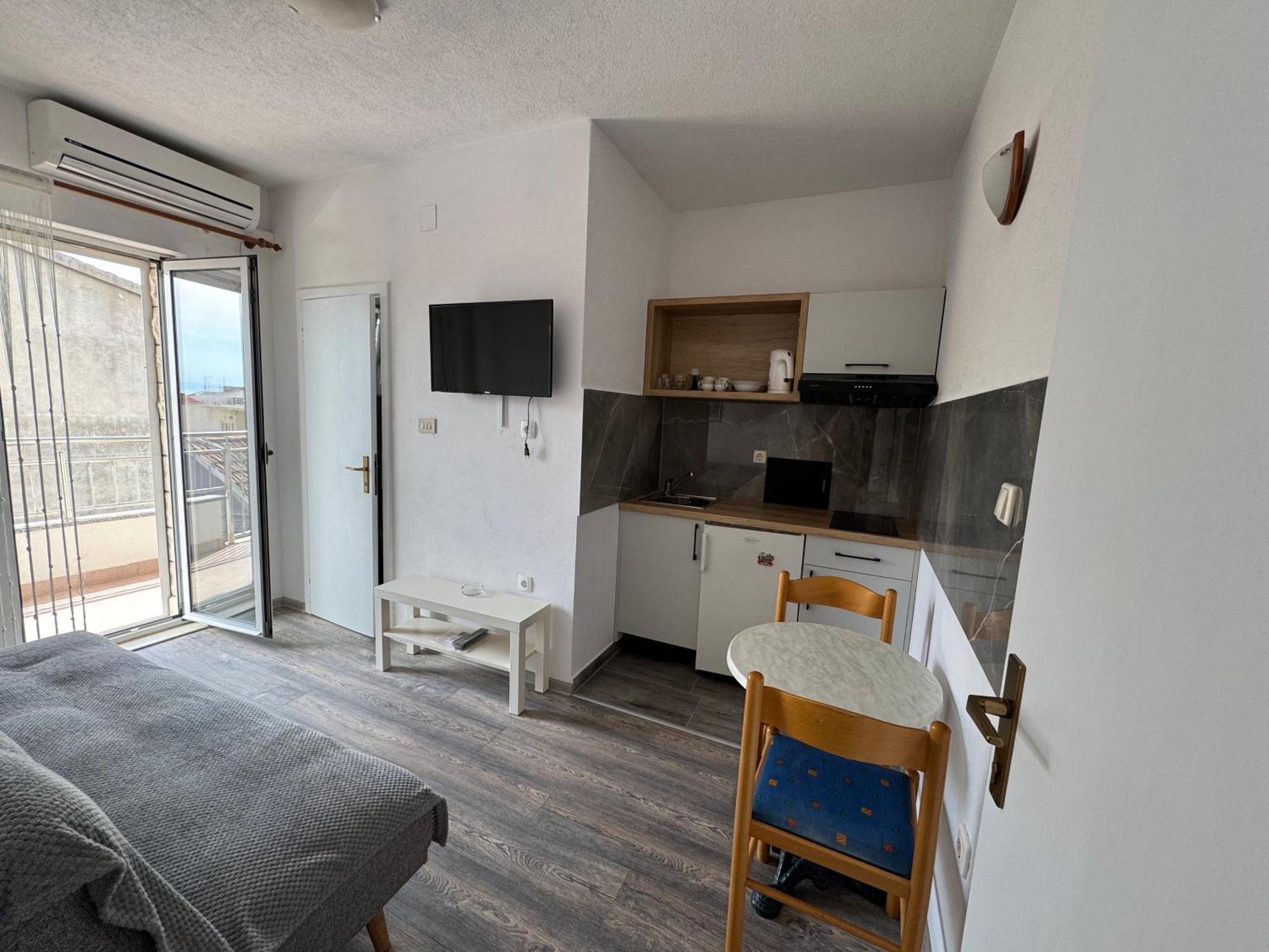M&i, Free Private Parking Apartma Makarska