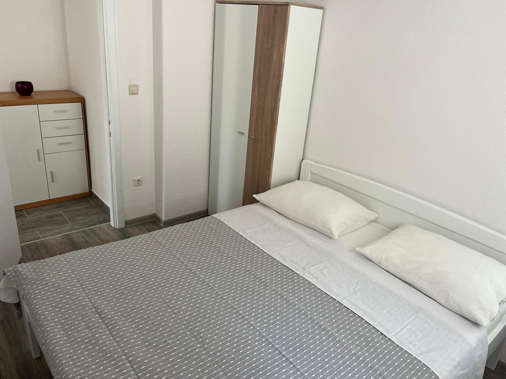 M&i, Free Private Parking * Makarska