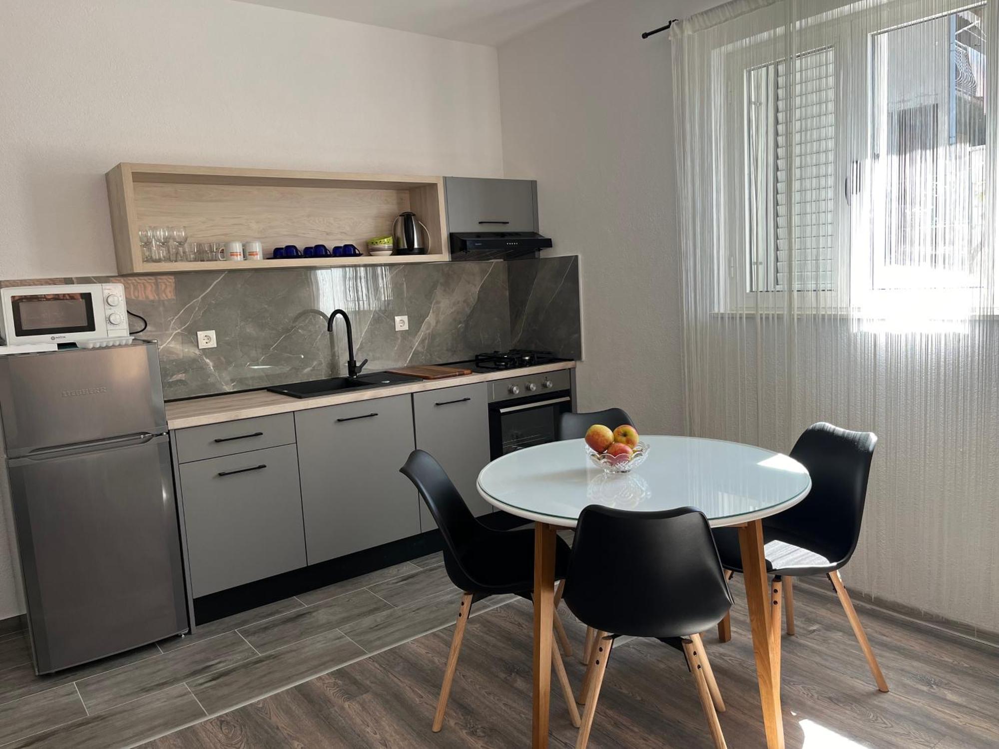 Apartment M&i, Free Private Parking Makarska