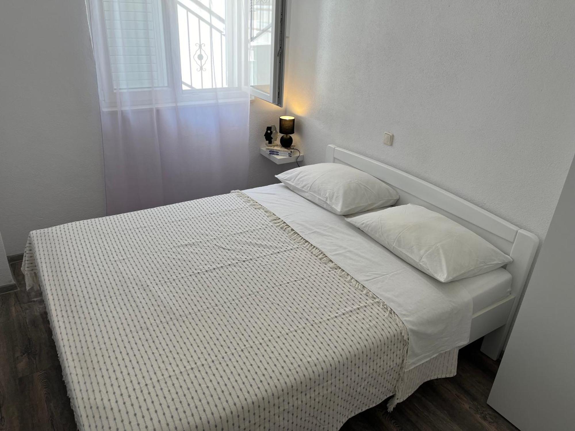 M&i, Free Private Parking Apartment Makarska