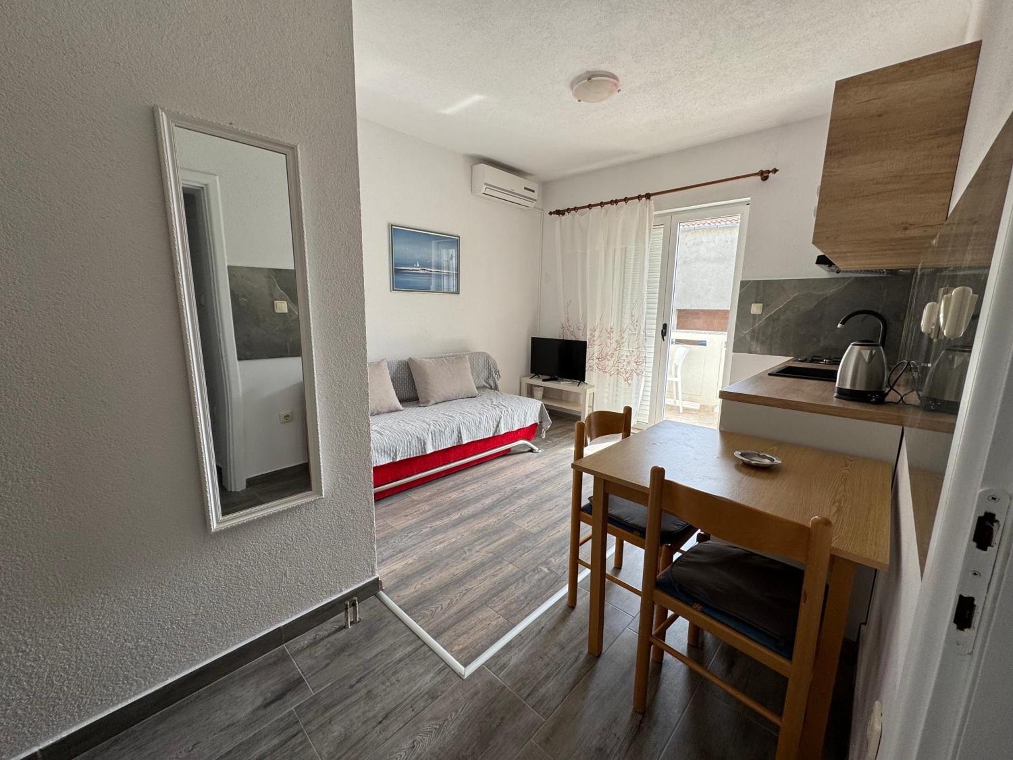 M&i, Free Private Parking Apartment