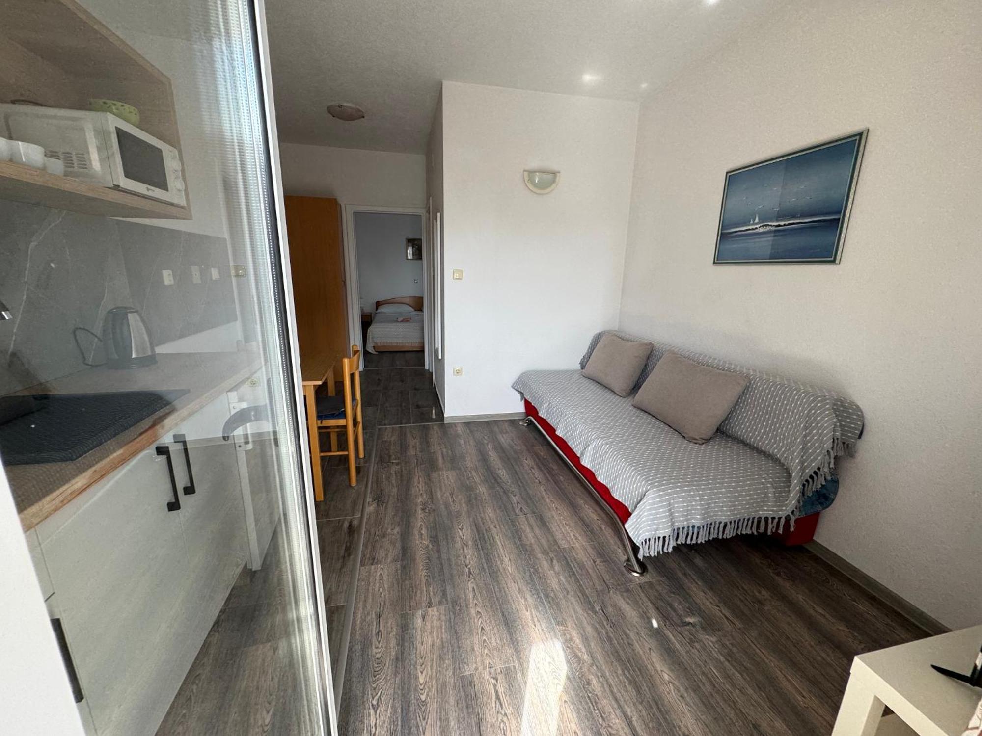 M&i, Free Private Parking Makarska
