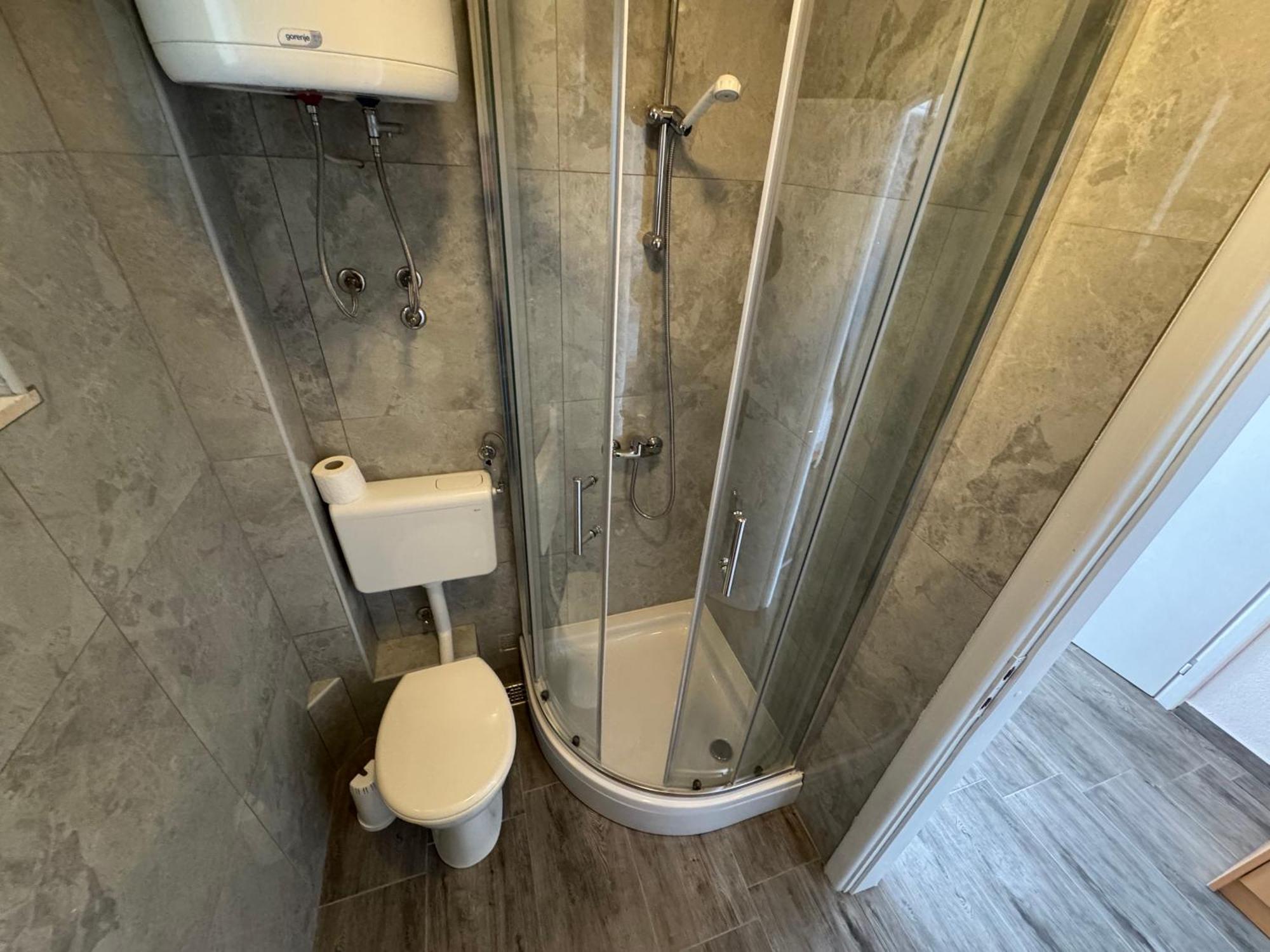 M&i, Free Private Parking Apartment *