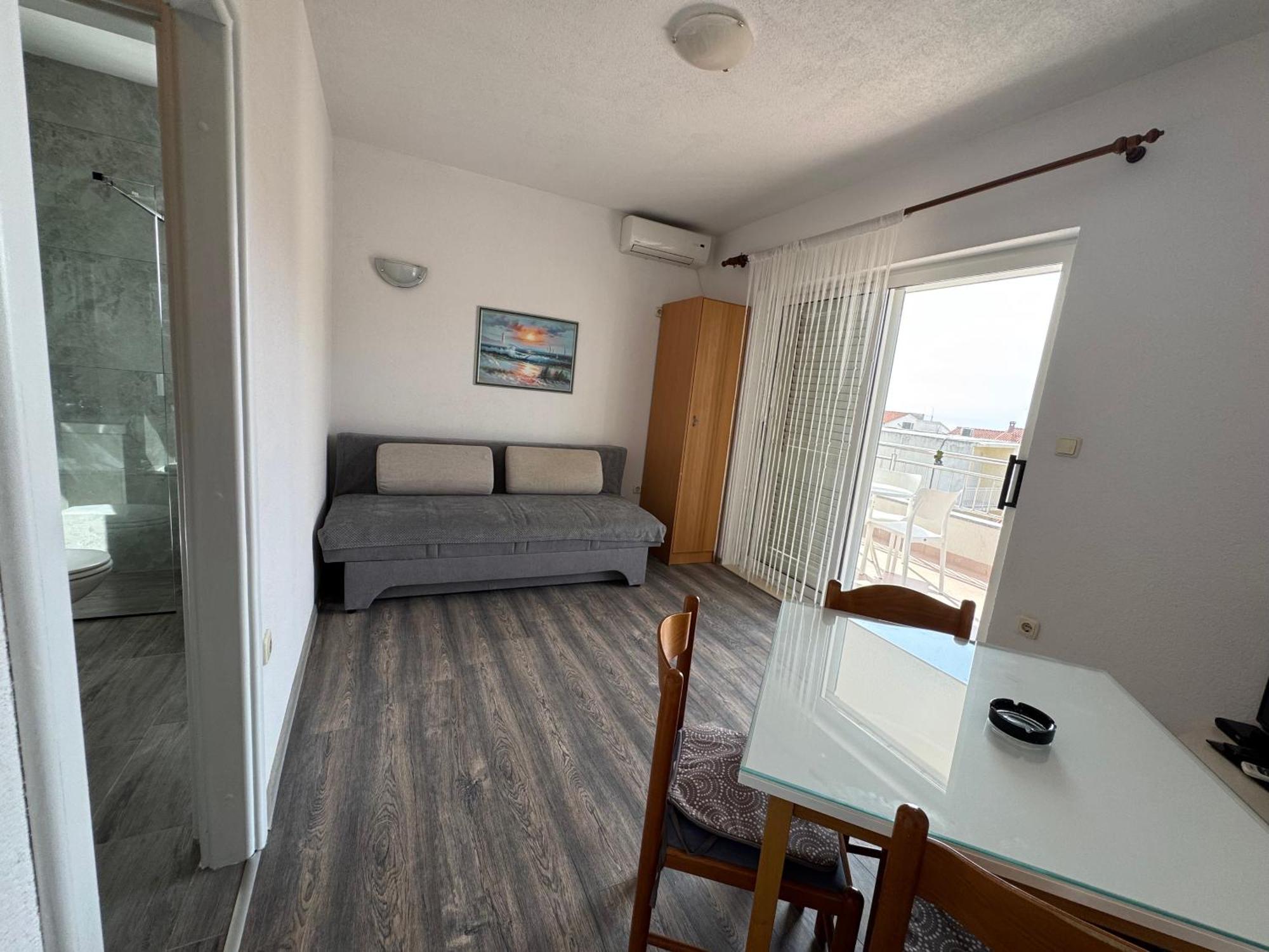 M&i, Free Private Parking * Makarska