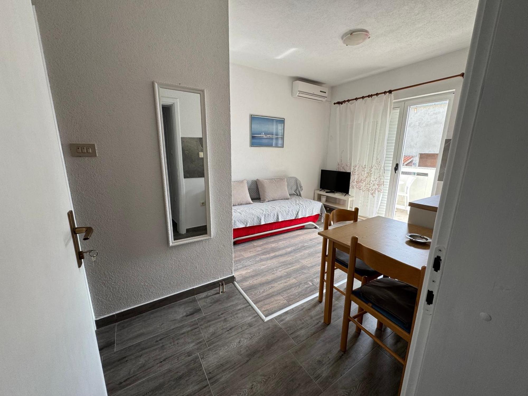 M&i, Free Private Parking * Makarska