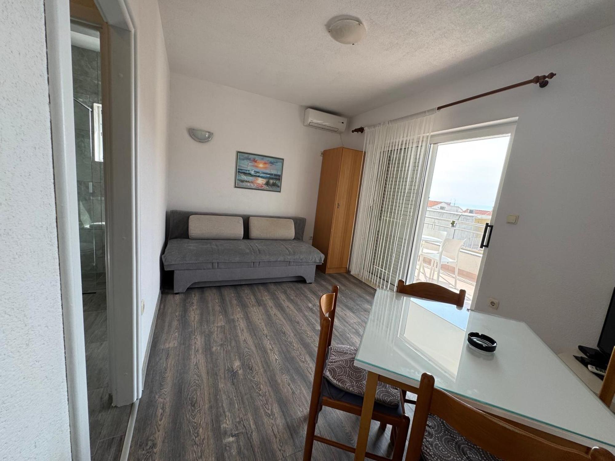 M&i, Free Private Parking Apartment *