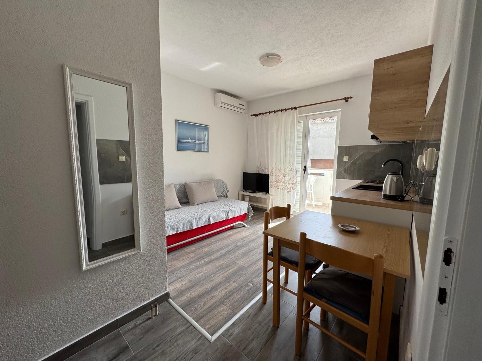 M&i, Free Private Parking Apartment