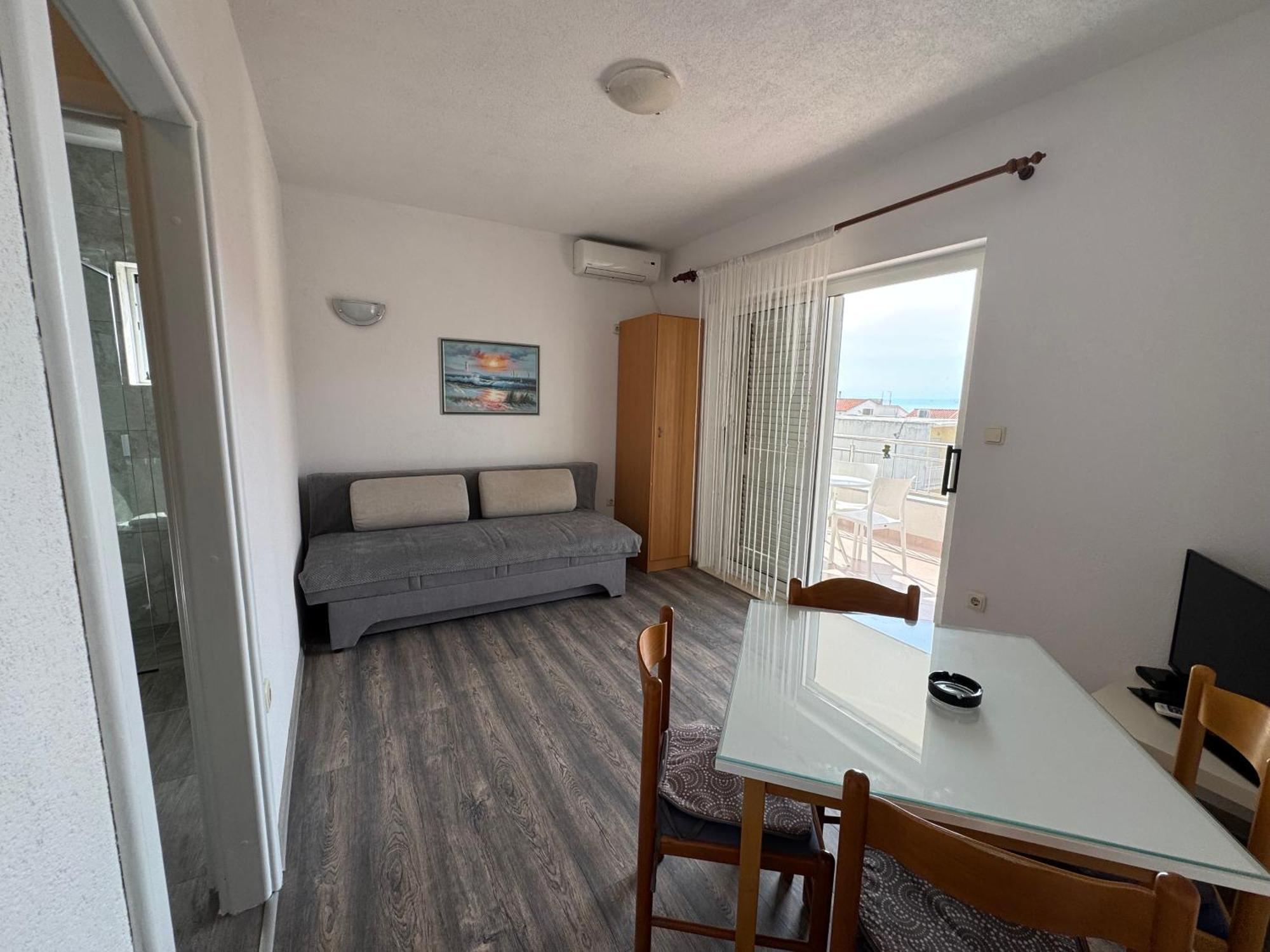 M&i, Free Private Parking Apartment