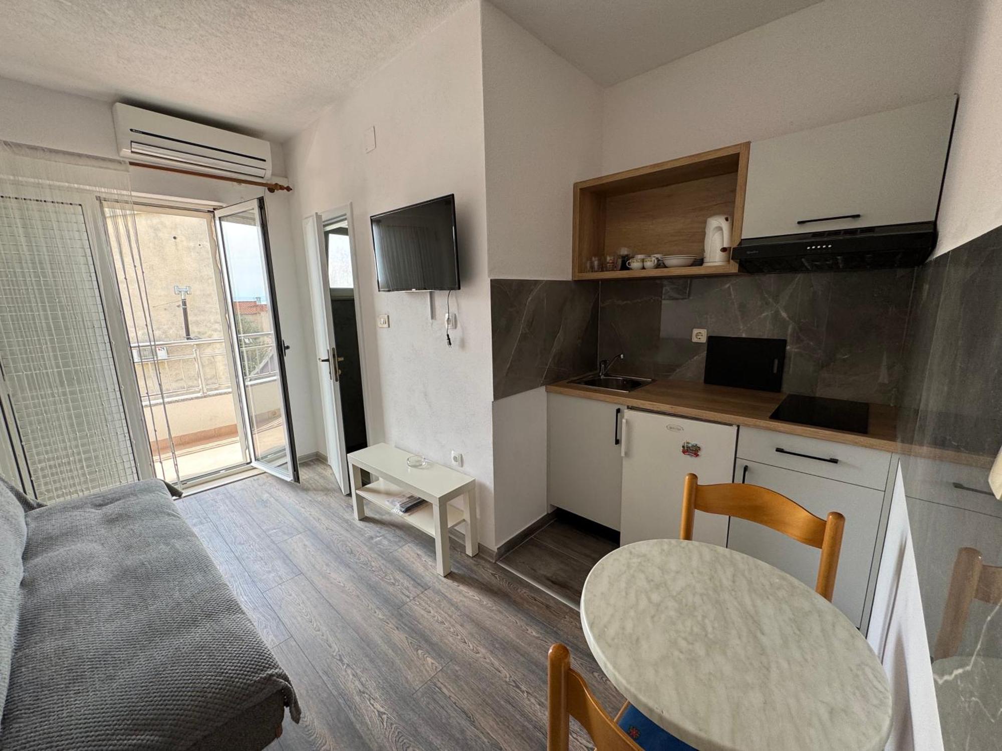 M&i, Free Private Parking Apartment