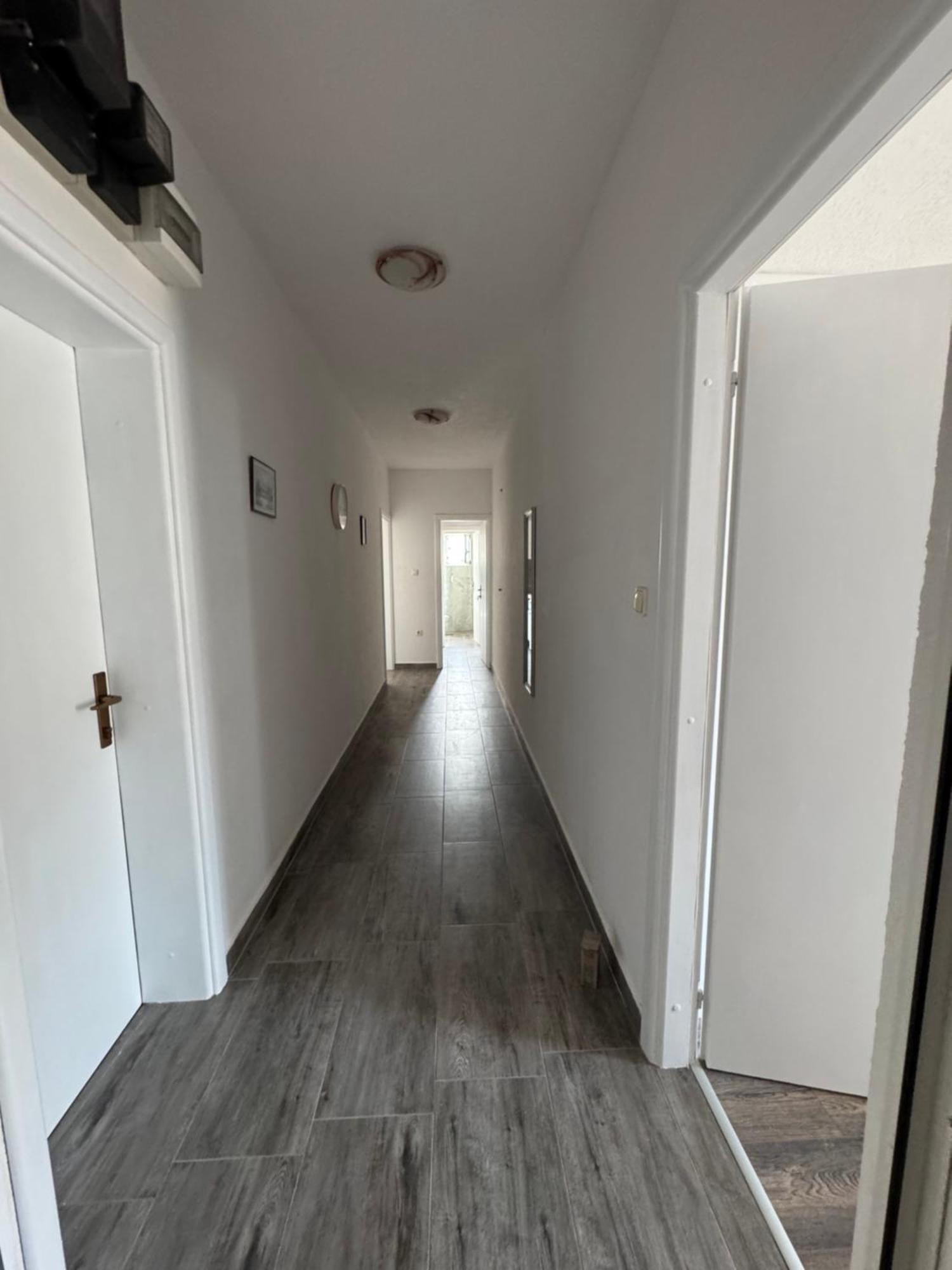 M&i, Free Private Parking Apartment *