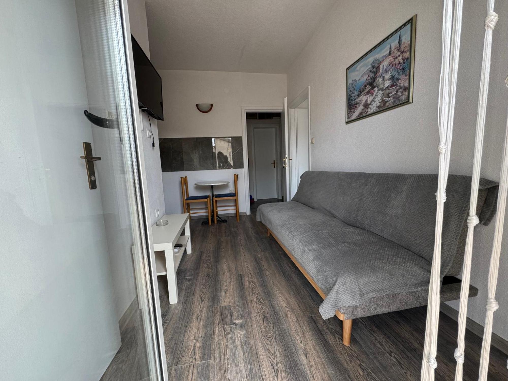M&i, Free Private Parking * Makarska